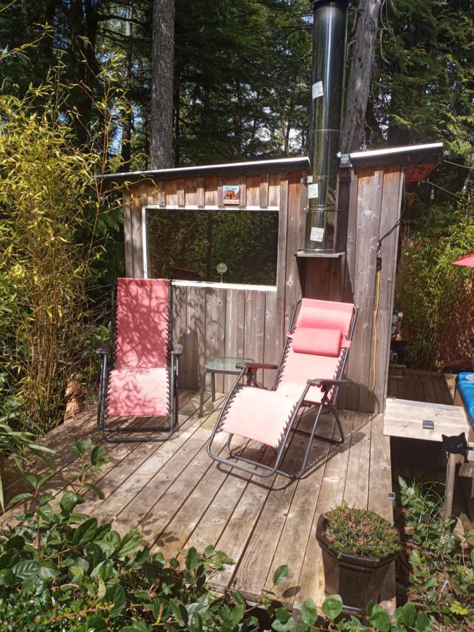 Forest Sweet Retreat Hot Tub & Wood Fired Sauna Ucluelet Exterior photo